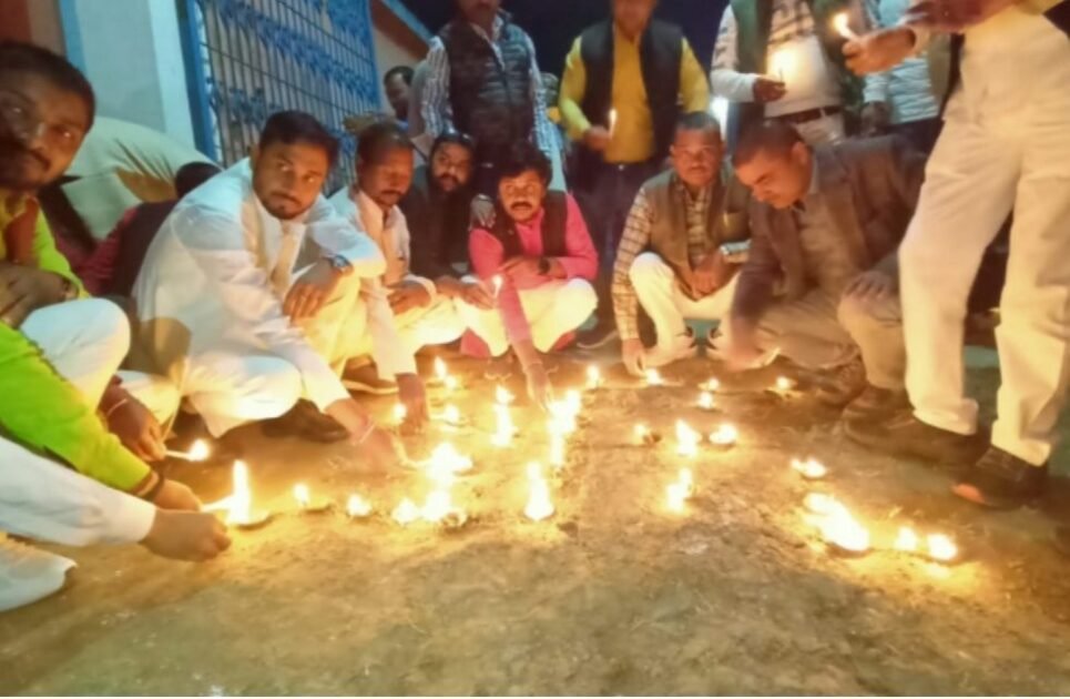 श्री कृष्ण गौशाला में श्रद्धा पूर्वक हुआ दीपदान, प्रकाश से झिलमिलाया हर कोना 2 IMG 20211121 210944