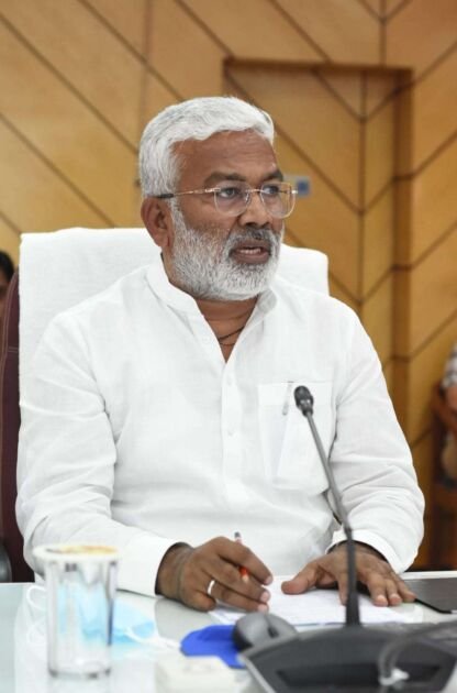 लखनऊ - बाढ़ से संबंधित सभी परियोजनाओं को तय समय में पूर्ण करें-स्वतंत्र देव सिंह 1 IMG 20220424 WA0001