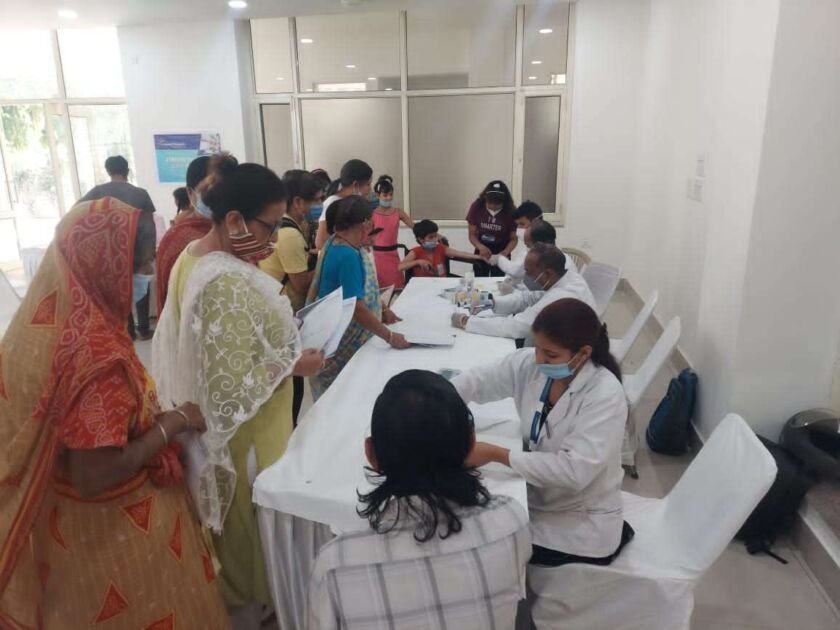सामुदायिक भवन में किया गया स्वास्थ्य शिविर का आयोजन 1 IMG 20220424 WA0008