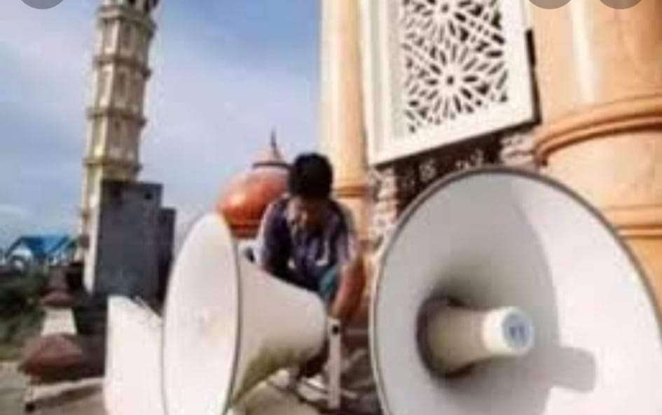 अयोध्या - जिला प्रशासन ने बीकापुर क्षेत्र में मंदिर और मस्जिद से उतरवाए लाउडस्पीकर 1 IMG 20220427 WA0004