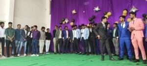 विद्यार्थीयों की विदायी पर हुयी आँखे नम 13 IMG 20220421 104259