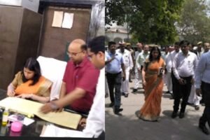 बलिया- नवागत जिलाधिकारी ने कोषागार पहुंच लिया जनपद का चार्ज 1 19