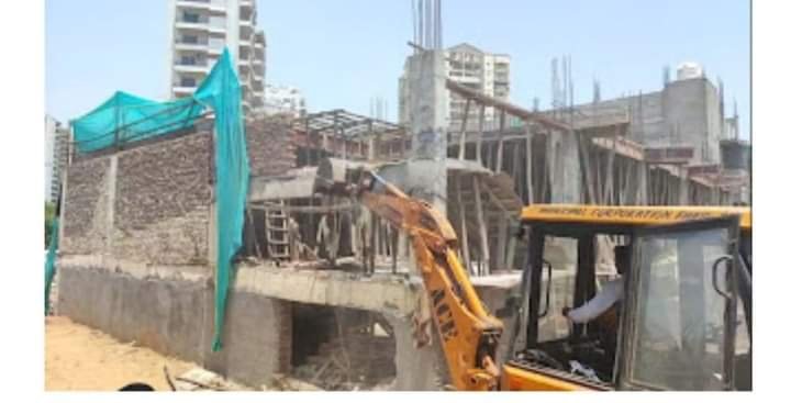 फरीदाबाद - नगर निगम ने भतोला गांव में बन रहे अवैध निर्माण को तोड़ा 1 IMG 20220616 WA0002