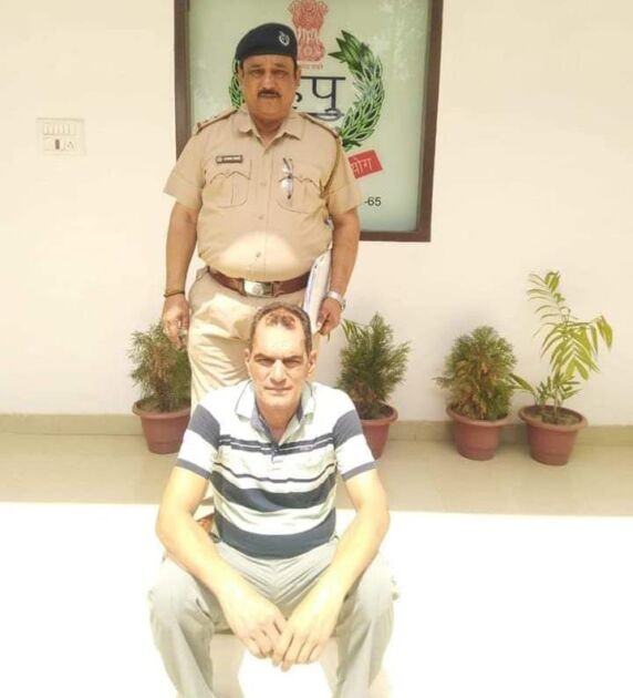 फरीदाबाद - 19 लाख रुपए का गबन करने के मामले में बिजली विभाग के कैशियर को क्राइम ब्रांच ने किया गिरफ्तार 1 IMG 20220624 WA0006