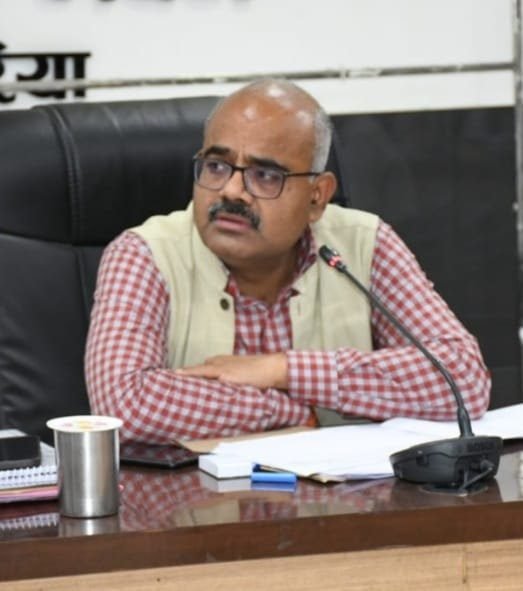 देवरिया - दो पंचायत सचिव निलंबित 1 img 20220628 wa00182101380062390878062