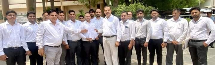 फरीदाबाद - गदपुरी टोल वकीलों के वाहन फ्री करने हेतु सौंपा उपायुक्त को ज्ञापन 1 img 20220707 wa00037123429012040905373