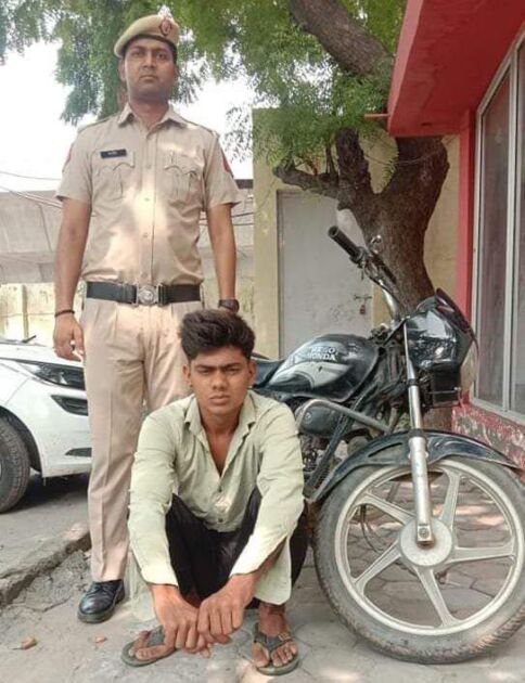 क्राइम ब्रांच की टीम ने चोरी की मोटरसाइकिल सहित वाहन चोर को किया काबू 1 img 20220707 wa00081748030645429226418
