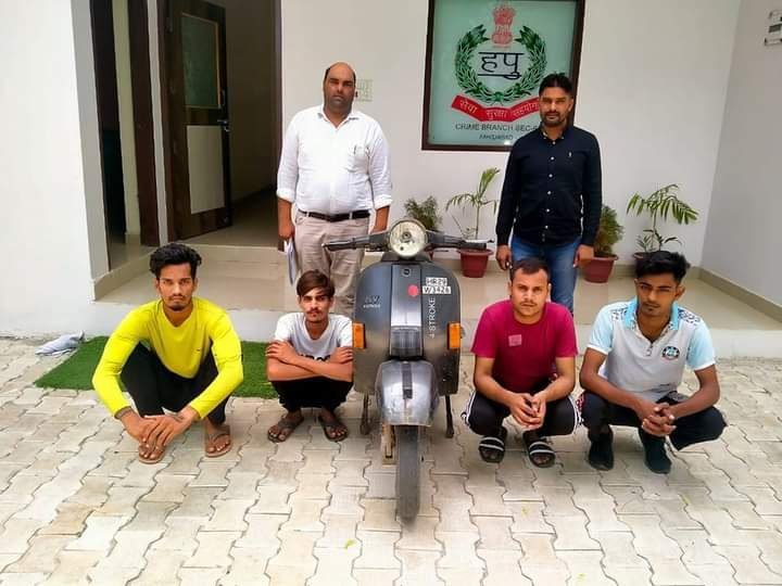 फरीदाबाद - ईद के दिन संजय होटल के सामने काहासुनी पर चाकू से व्यक्ति घायल करने वाले 4 आरोपियो को क्राइम ब्रांच टीम ने किया गिरफ्तार 1 img 20220715 wa00135918298901302553900