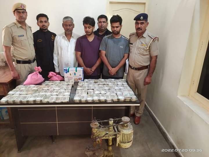 फरीदाबाद - धोखाधड़ी के दूसरे मुकदमे में क्राइम ब्रांच एनआईटी ने नकली सिक्के बनाने वाले आरोपी सुनार को किया गिरफ्तार 1 img 20220722 wa00094944970512178232178