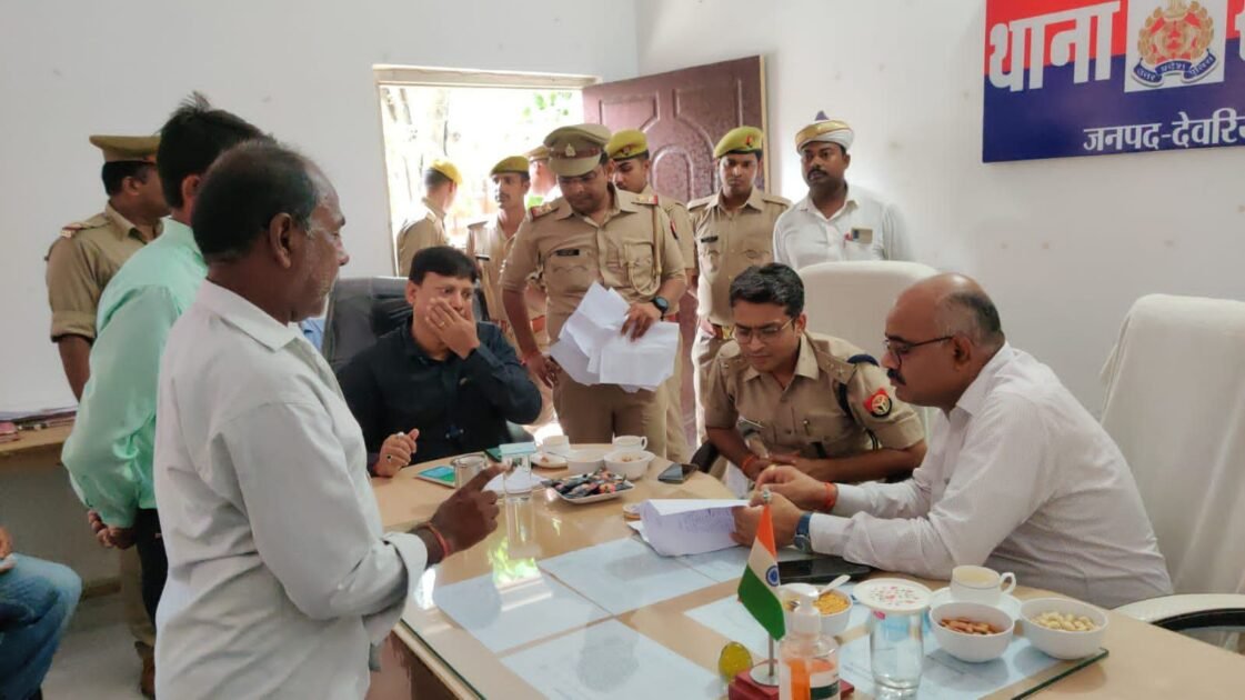 जिलाधिकारी व पुलिस अधीक्षक देवरिया द्वारा थाना खुखुन्दू पर सुनी गयी समस्याएं 2 img 20220724 wa00442482831956030992409