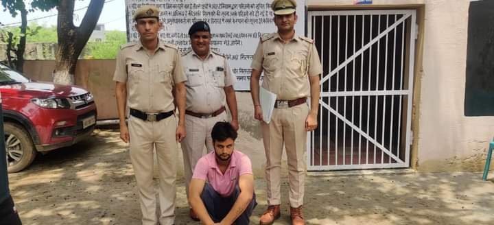 फरीदाबाद - घर में चोरी करने वाला आरोपी को अवैध हथियार के साथ थाना पुलिस ने किया गिरफ्तार 1 img 20220727 wa00068070542941305527147