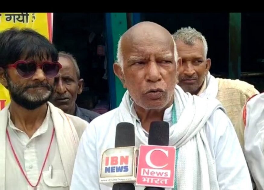 देवरिया - सलेमपुर बस स्टैंड और गांधी चौक से हॉस्पिटल जर्ज़र सड़को के विरोध मे धरना प्रदर्शन किया गया 2 screenshot 20220730 2107464070159208685232361