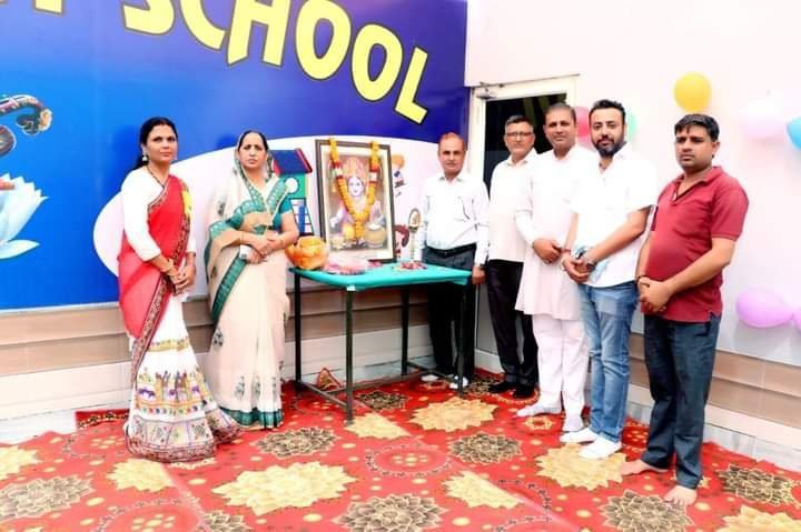 फरीदाबाद - के.डी.कान्वेंट स्कूल में धूमधाम से मनाया गया जन्माष्टमी का त्यौहार 1 img 20220818 wa00071964744624432681224