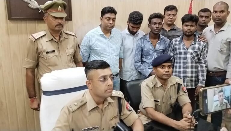 गाजीपुर : खाते से पैसा उडाने वाले साइबर अपराधियो समेत ग्राहक सेवा केन्द्र का संचालक भी गिरफ्तार 1 img 20220818 wa00167547096739559199516