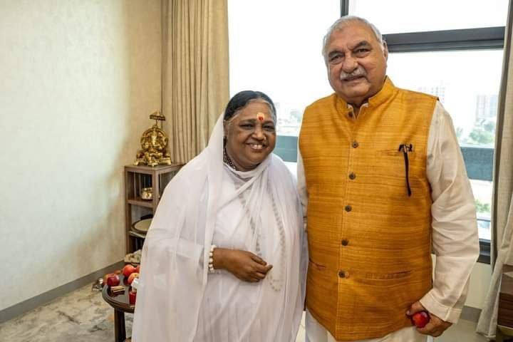 भूपेंद्र सिंह हुडडा पहुंचे अमृता हॉस्पिटल अम्मा का लिया आशीर्वाद 1 img 20220826 wa0028376066143067146240