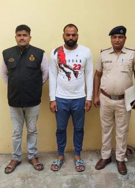 फिरौती मांगने के मुकदमे में 7 साल से फरार चल के आरोपी को क्राइम ब्रांच ने किया गिरफ्तार 1 img 20220826 wa00294743596983299648153