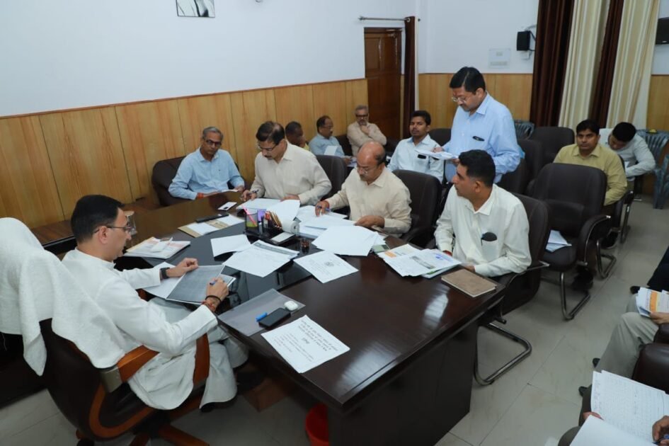 लोक निर्माण विभाग मंत्री श्री जितिन प्रसाद ने की समीक्षा बैठक 1 img 20220827 wa00026613585457985112275