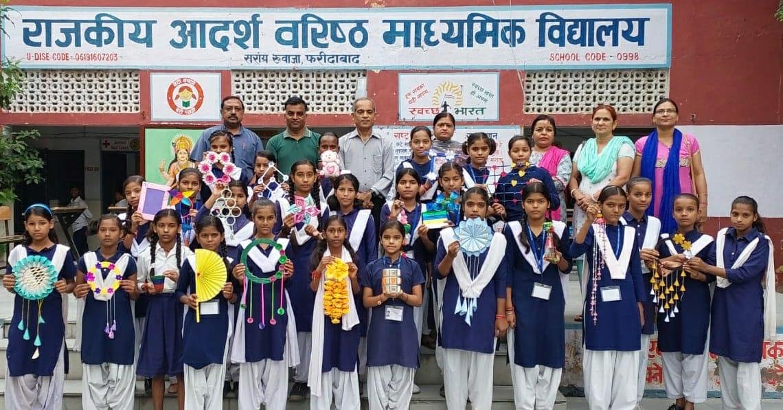 सराय ख्वाजा विद्यालय में आर्ट्स और क्राफ्ट्स प्रदर्शनी 1 39 1