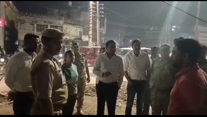ब्रेकिंग:प्रधानमंत्री के आगमन से पहले अधिकारियो का रौब 2 8993ed95 980e 46a6 b116 414bfe82e715