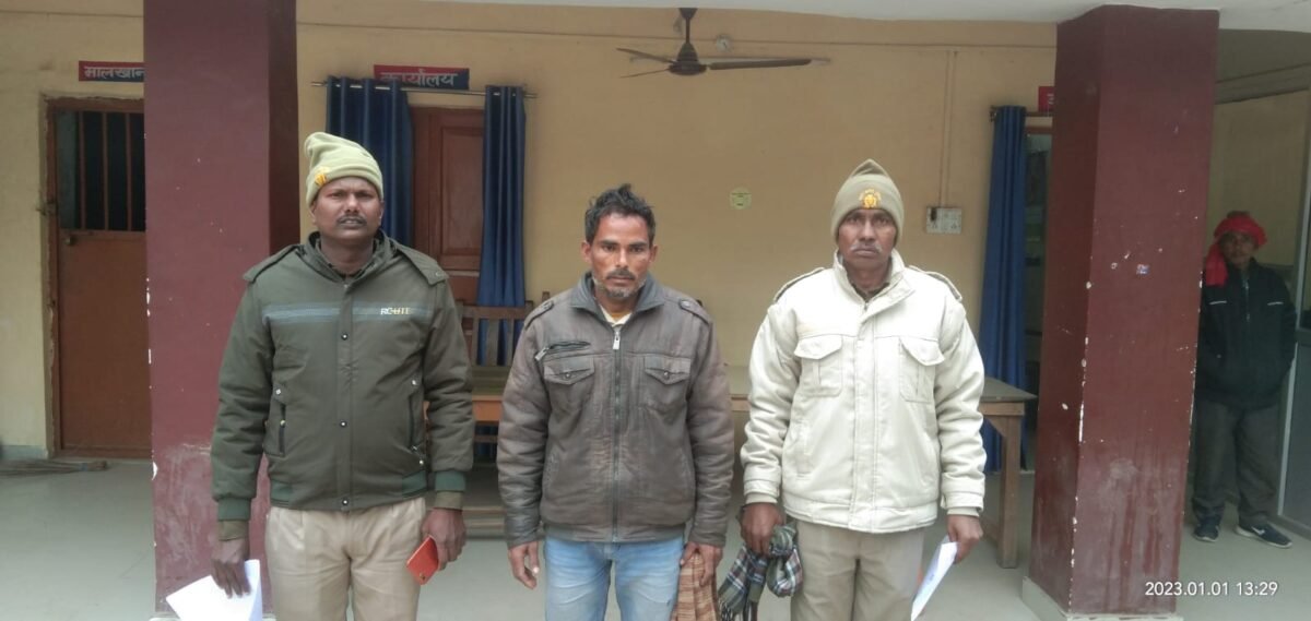 ब्रेकिंग न्यूज़ अयोध्या- कूट रचित कागजात पेश कर दूसरे की जमीन को बेचने वाला अभियुक्त गिरफ्तार ब्यूरो कामता शर्मा 2 9fd23aed 565f 4c29 96f0 bfd86dde81d4