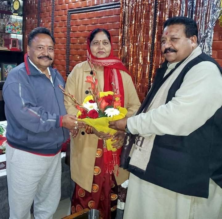 पं.सुरेन्द्र शर्मा बबली ने समाजसेवी ब्रह्म प्रकाश गोयल का किया स्वागत किया 2 WhatsApp Image 2023 01 14 at 2.11.29 PM