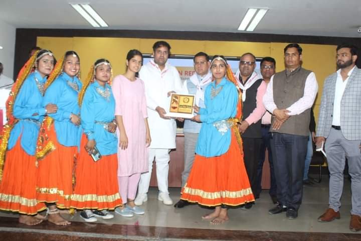 रेडक्रॉस सोसायटी द्वारा आर्थिक रूप से कमजोर तपेदिक के मरीजो को किया गया विशेष पोषाहार वितरण 2 WhatsApp Image 2023 03 01 at 8.24.21 AM