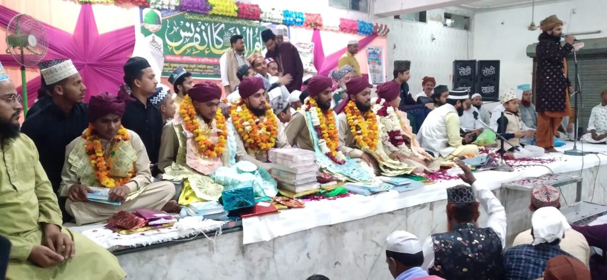 दीनी तालीम हासिल करना भी एक दुनियावी तालीम से आगे है: मौलाना मोहम्मद मन्नान रजा खान 2 WhatsApp Image 2023 03 05 at 9.56.09 PM
