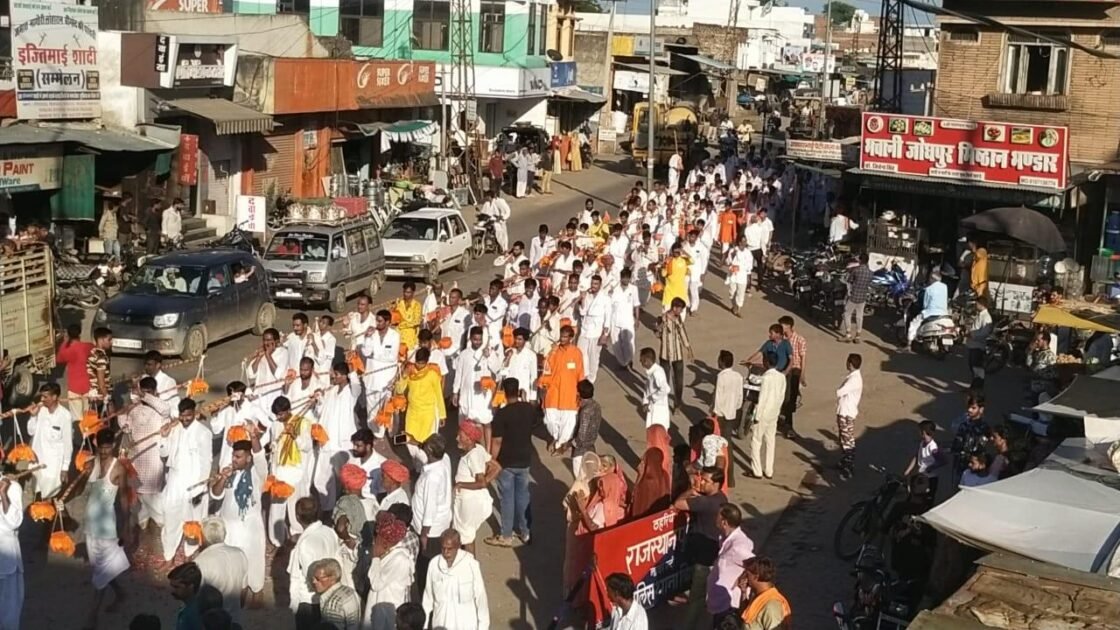 जलझूलनी एकादशी को चारभुजा नाथ के अभिषेक को लेकर त्रिवेणी से निकली 151 कावड़िया की पैदल यात्रा 3 d68065b4 45e9 475a 9cfb 6a6b4eed239b