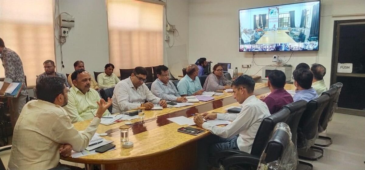 मानसून के दौरान भारी बारिश की संभावना पर राहत कार्यों की जिला कलक्टर ने की समीक्षा, उपखंड अधिकारियों को अलर्ट पर रहने के दिये निर्देश 2 WhatsApp Image 2024 07 06 at 5.13.53 PM