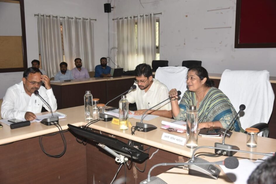 बजट घोषणाओं के समयबद्ध क्रियान्वयन में किसी प्रकार की लापरवाही नहीं होः प्रभारी सचिव 2 WhatsApp Image 2024 07 13 at 7.40.25 PM
