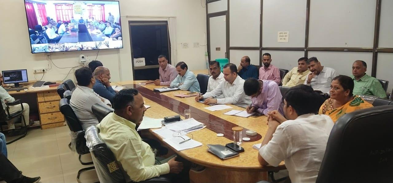 जिला स्तरीय जनसुनवाई में जिला कलक्टर ने सुनी लोगों की समस्याएं, 3 WhatsApp Image 2024 07 19 at 1.03.12 PM 1