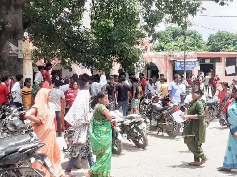बलिया,दिन दहाड़े थाना कोतवाली के सामने बदमाशों युवक की धारदार हथियार की हत्या 3 WhatsApp Image 2024 07 20 at 3.04.05 PM 1