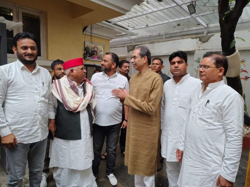 ब्रेकिंग न्यूज महाराष्ट्र के पूर्व सीएम उद्धव ठाकरे के आवास मातोश्री पर हुआ अयोध्या के सांसद का स्वागत।। 2 WhatsApp Image 2024 07 20 at 7.09.01 PM