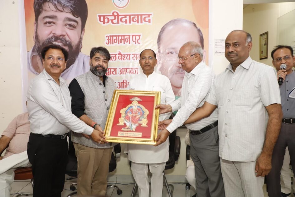 विधायक नरेंद्र गुप्ता ने किया मंत्री असीम गोयल का स्वागत 2 WhatsApp Image 2024 07 27 at 8.27.39 PM