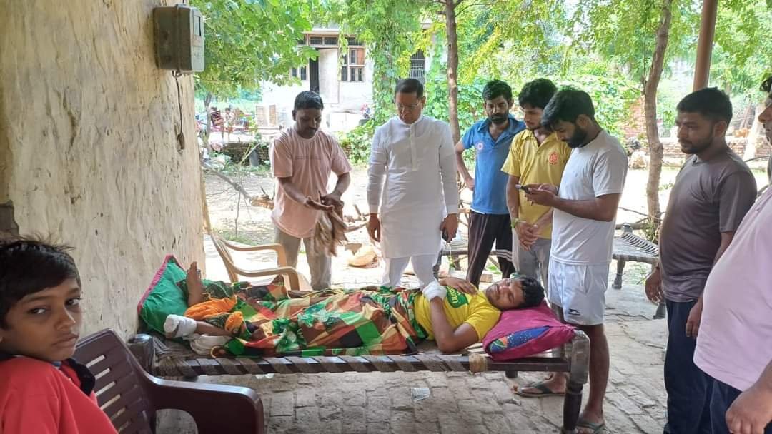 विधायक राजेश नागर ने पीड़ित कांवड़ियों के परिजनों का बंधाया ढांढस 2 WhatsApp Image 2024 07 29 at 8.37.22 PM