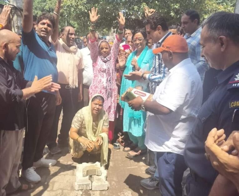 जन आकांक्षाओं को पूरा करने एवं क्षेत्र का समग्र विकास हमारी सर्वोच्च प्राथमिकता:सीमा त्रिखा 2 WhatsApp Image 2024 07 29 at 9.06.51 PM