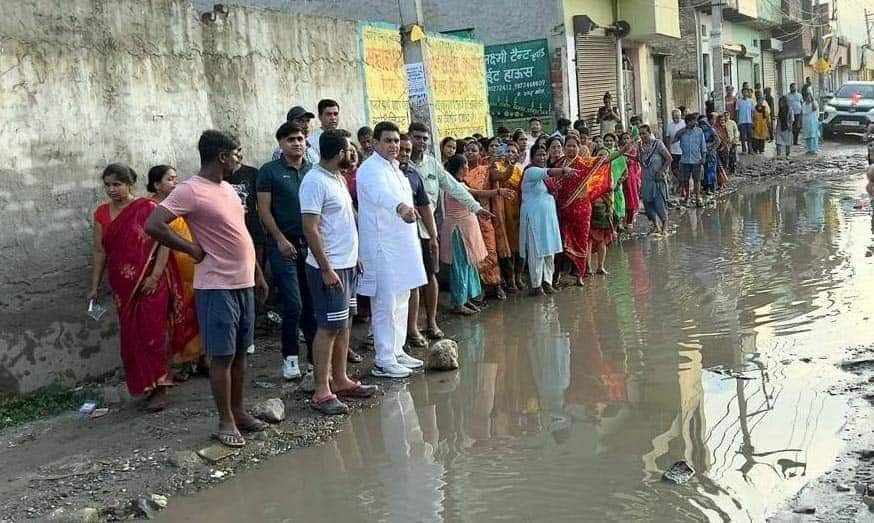 भाजपा सरकार में नारकीय जीवन जीने को मजबूर हो रहे कालोनीवासी:ललित नागर 2 WhatsApp Image 2024 08 03 at 4.28.30 PM