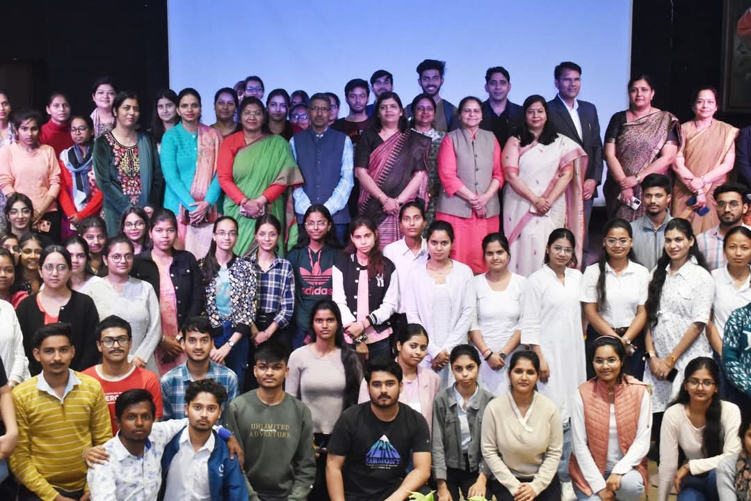 जे.सी.बोस विश्वविद्यालय में मनाया गया राष्ट्रीय विज्ञान दिवस विकसित भारत के लिए युवाओं को विज्ञान 1 IMG 20250228 WA0019