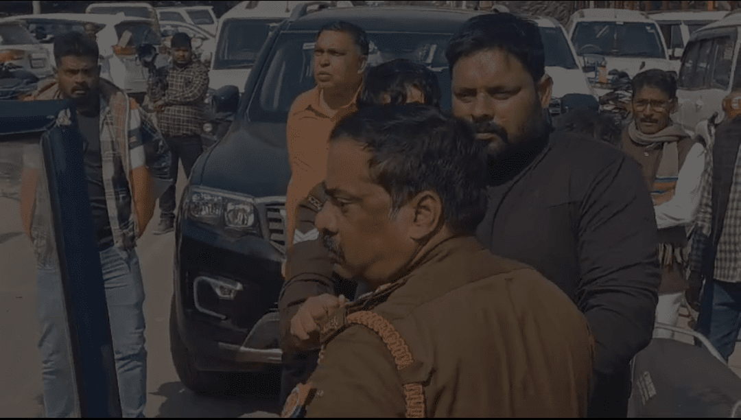 ब्रेकिंग मामूली कहासुनी में चढ़ा दी थार, 1 की मौत 2 Screenshot 20250208 192703