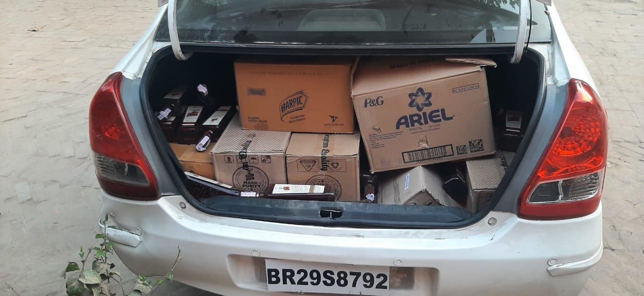 वाहन चेकिंग अभियान के दौरान थाना खुखुन्दू पुलिस द्वारा 01 लग्जरी वाहन से 40 पेटी हरियाणा निर्मित अंग्रेजी शराब के साथ 02 अभियुक्तों को किया गया गिरफ्तार । 3 WhatsApp Image 2025 02 23 at 6.31.22 PM
