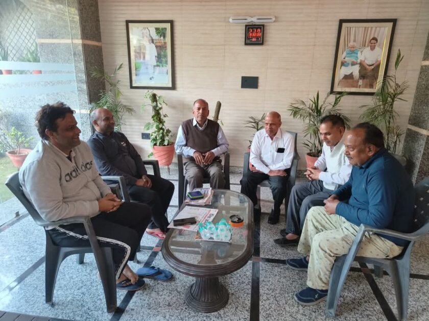 वार्ड-2 के भाजपा प्रत्याशी राजेश डागर ने लिया मतदान का फीडबैक 1 IMG 20250304 WA0007