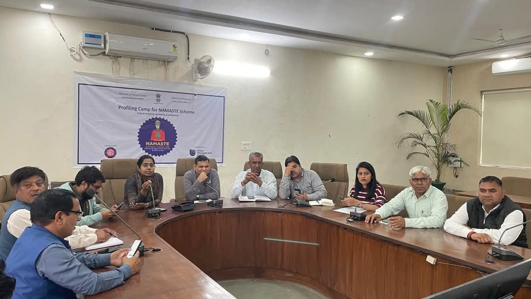 सफाई विभाग के अधिकारियों और कर्मचारियों को निर्देश – ईमानदारी और निष्ठा से करें कार्य: जॉइंट कमिश्नर द्विजा 1 IMG 20250306 WA0002