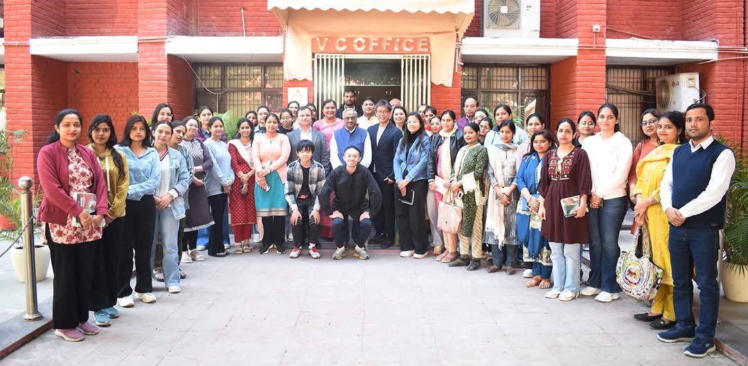 जे.सी. बोस विश्वविद्यालय और एहिमे विश्वविद्यालय के बीच शैक्षणिक सहयोग पर चर्चा 1 IMG 20250307 WA0003