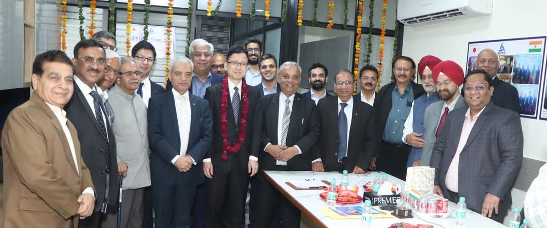ओजोन सेंटर सेक्टर-12 में एओटीएस एलुमनाई सोसायटी के नए ऑफिस का उद्घाटन 1 IMG 20250308 WA0002