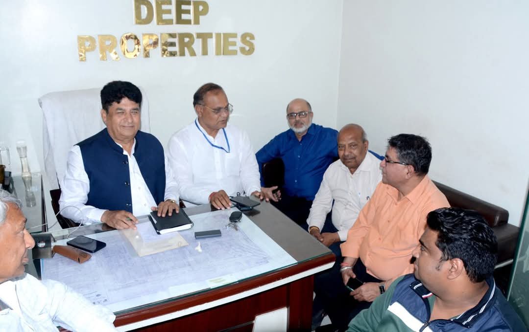 पोलिंग बूथों पर मुस्तैदी से तैनात रहे भाजपा कार्यकर्ता:मुकेश अग्रवाल 2 WhatsApp Image 2025 03 02 at 9.08.23 AM