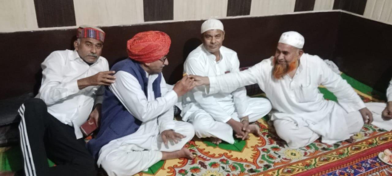 फरीदाबाद: होली और रमजान के बीच भाईचारे की मिसाल, समय परिवर्तन पर सर्वसम्मति 2 WhatsApp Image 2025 03 13 at 9.49.25 PM