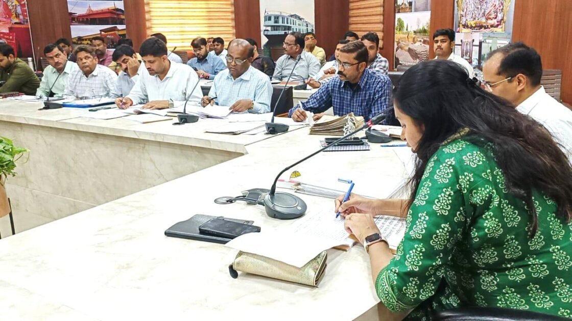 एक करोड़ से अधिक के निर्माण कार्यों की धीमी गति अस्वीकार्य, अनदेखी पड़ेगी भारी: डीएम आर्यका अखौरी 2 WhatsApp Image 2025 03 13 at 9.56.25 PM