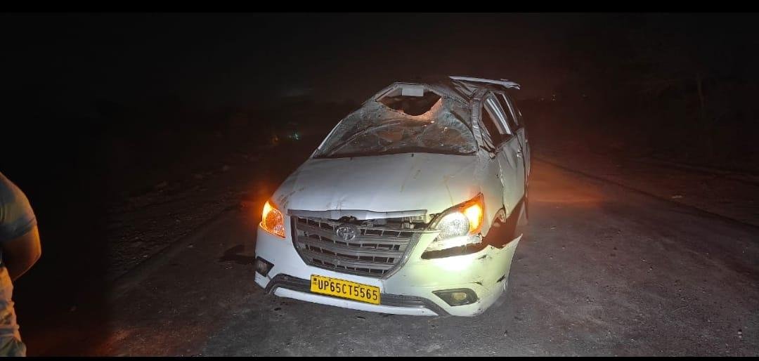 तेज रफ्तार इनोवा घाटी में पलटी, पिता-पुत्र की मौत, तीन घायल 3 WhatsApp Image 2025 03 15 at 11.17.34 PM