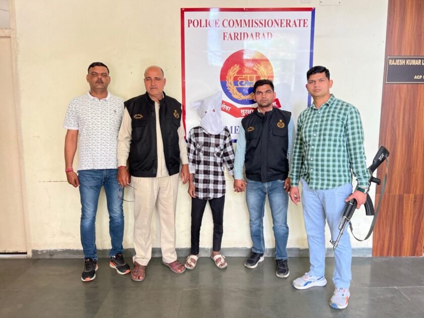 फरीदाबाद: बड़खल निवासी फैजान की हत्या का मामला, पुलिस ने आरोपी फारूक को किया गिरफ्तार 2 WhatsApp Image 2025 03 17 at 12.32.10 AM scaled
