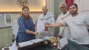 सलेमपुर /देवरिया - पहलगाम आतंकी हमले को लेकर उपजिलाधिकारी दिशा श्रीवास्तव को पत्रक सौंपा 1 IMG 20250425 WA0018
